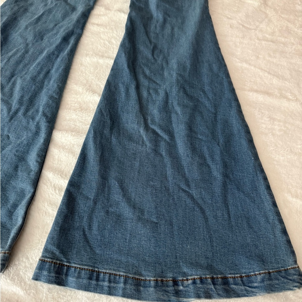 We The Free Just Float On Stretch Super Flare Leg Jeans 26 - Picture 8 of 9